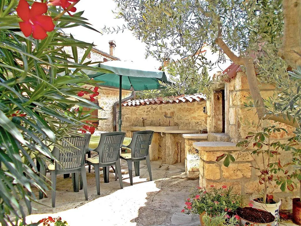 Apartments Sol Jardin Vinkuran 0*,  Croatia