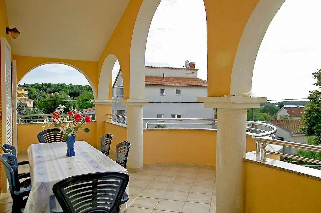 Apartments Sol Jardin Vinkuran Croatia