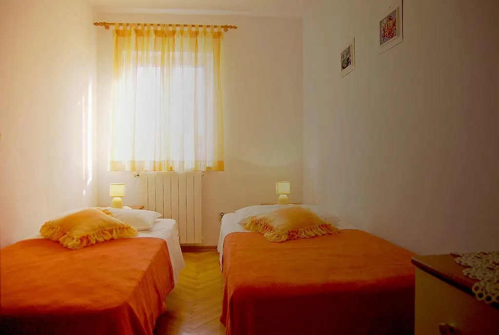 Apartments Sol Jardin Vinkuran 0*,  Croatia