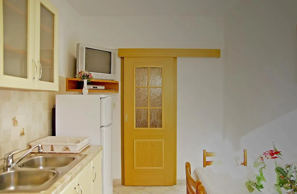Apartments Sol Jardin Vinkuran 0*,  Croatia