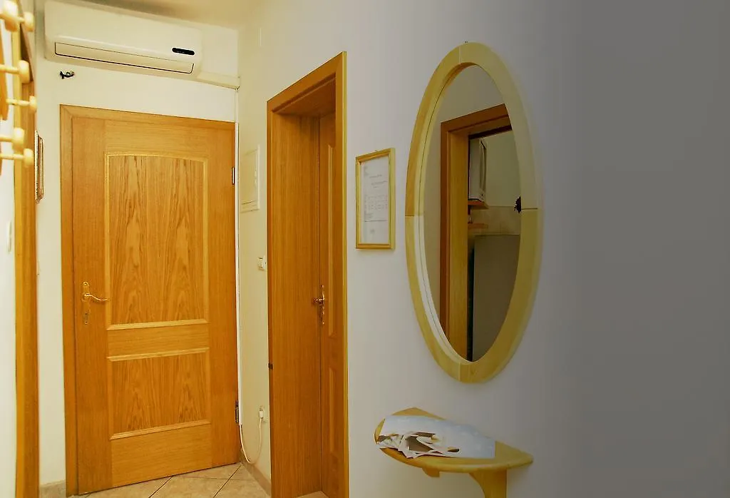 Apartments Sol Jardin Vinkuran Croatia
