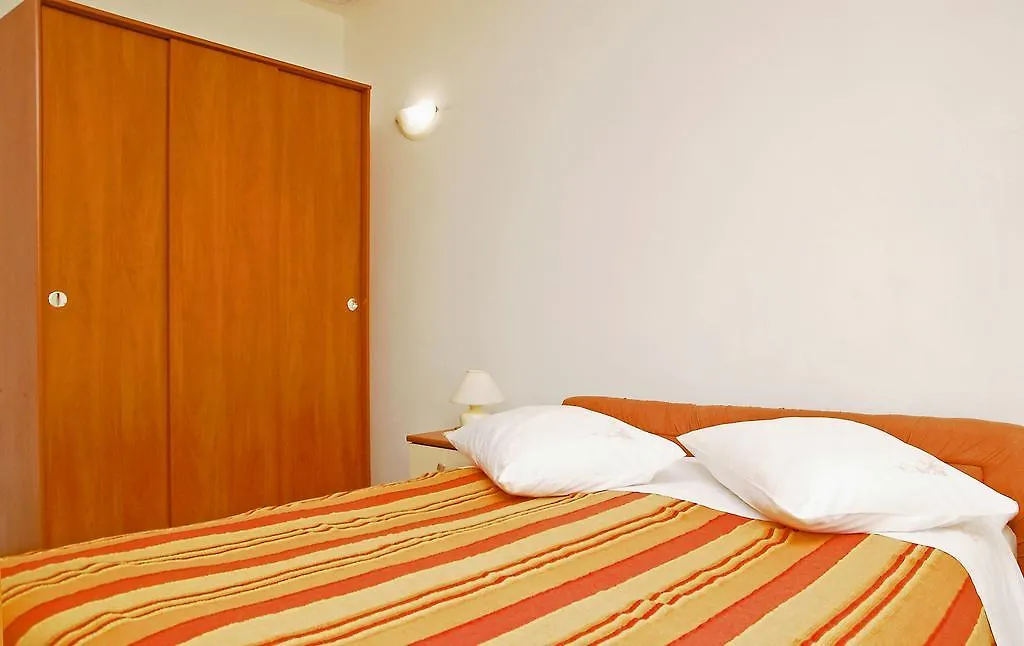 Apartments Sol Jardin Vinkuran Croatia