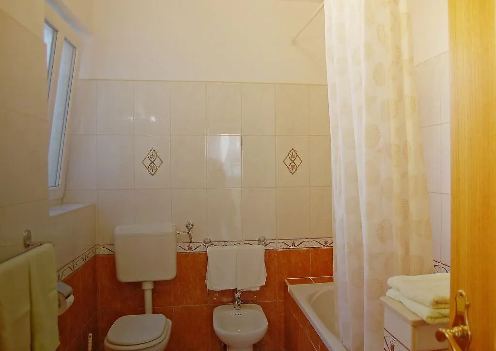 Apartments Sol Jardin Vinkuran Croatia